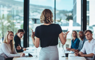 Speexx_Female leadershi_Image