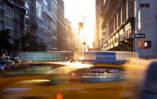 Frenetischer Verkehr zur Rush-Hour