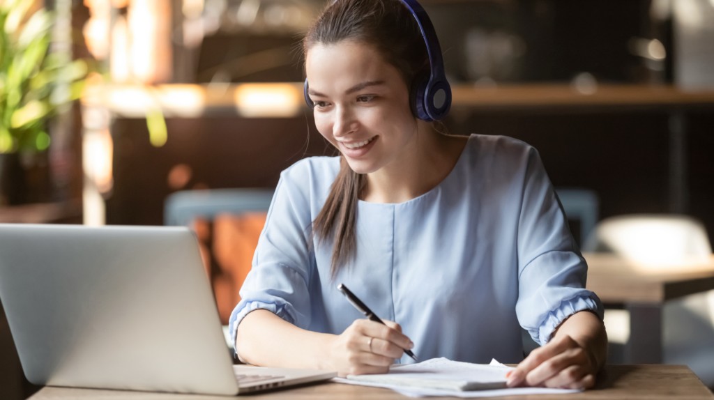 Woman learning a language online