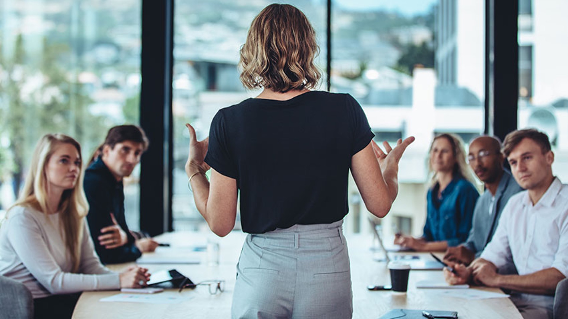 Speexx_Female Leadership: Breaking Boundaries in the Digital Workplace_Image